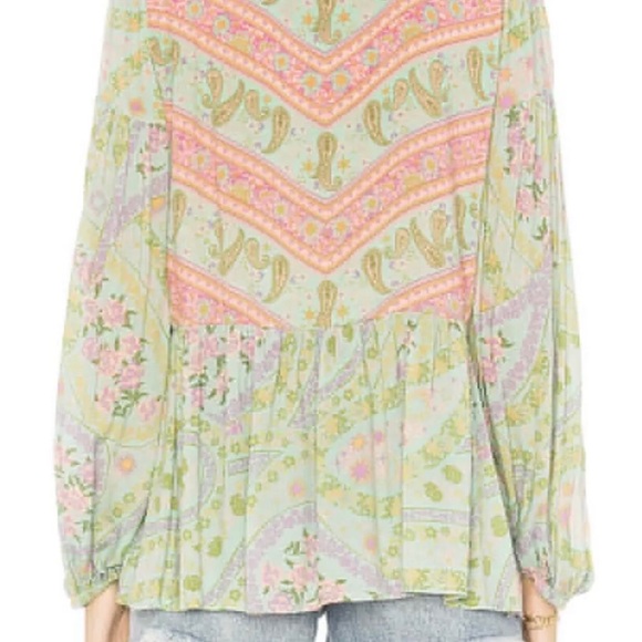 🌸BNWT Spell & the Gypsy City Lights Blouse Sage - Picture 3 of 8
